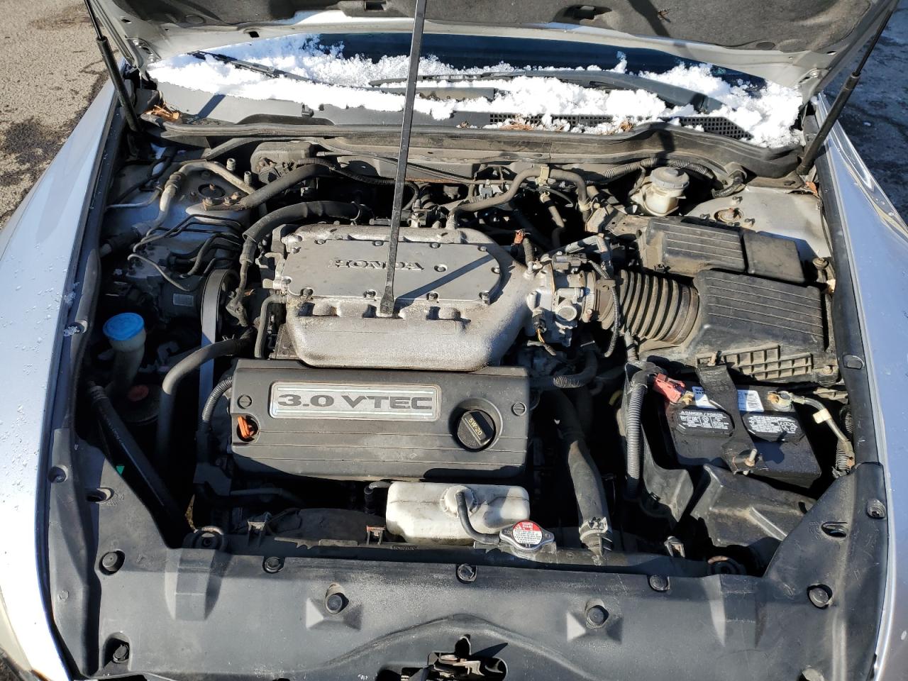 2004 Honda Accord - Image 13