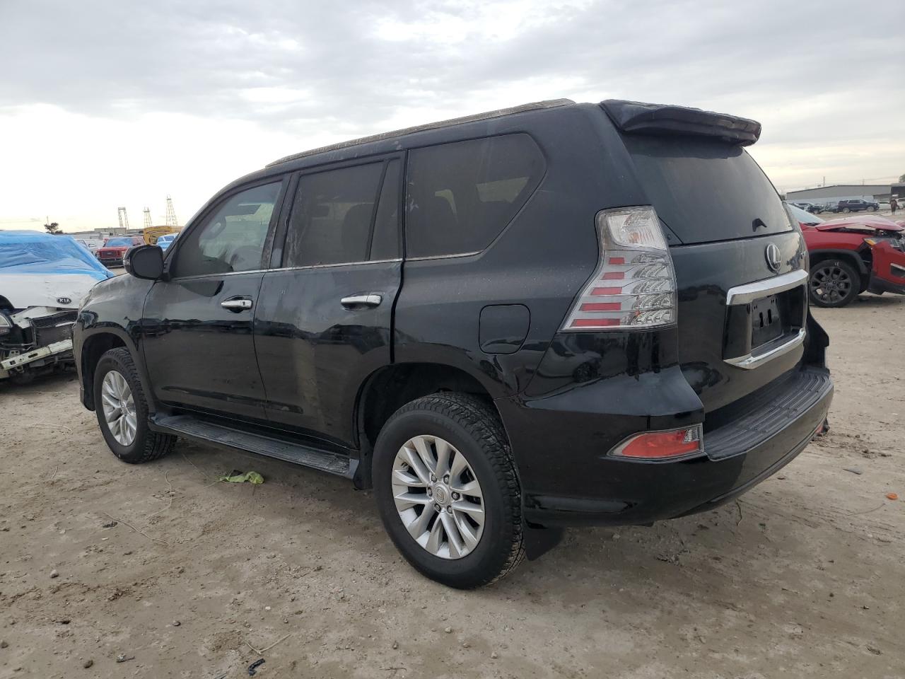2023 Lexus GX - Image 2