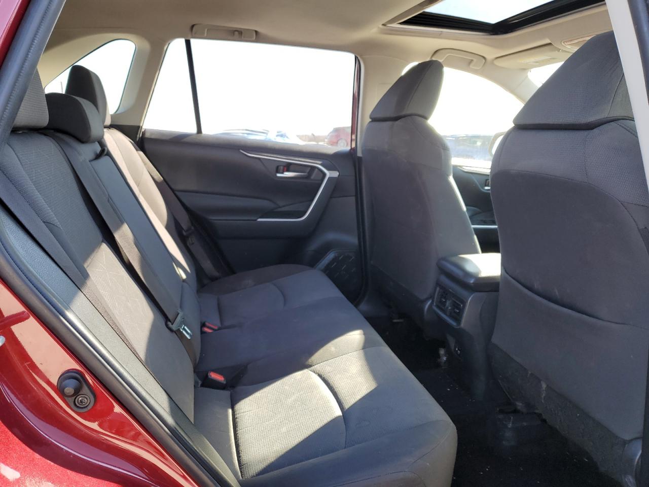 2019 Toyota RAV 4 - Image 11