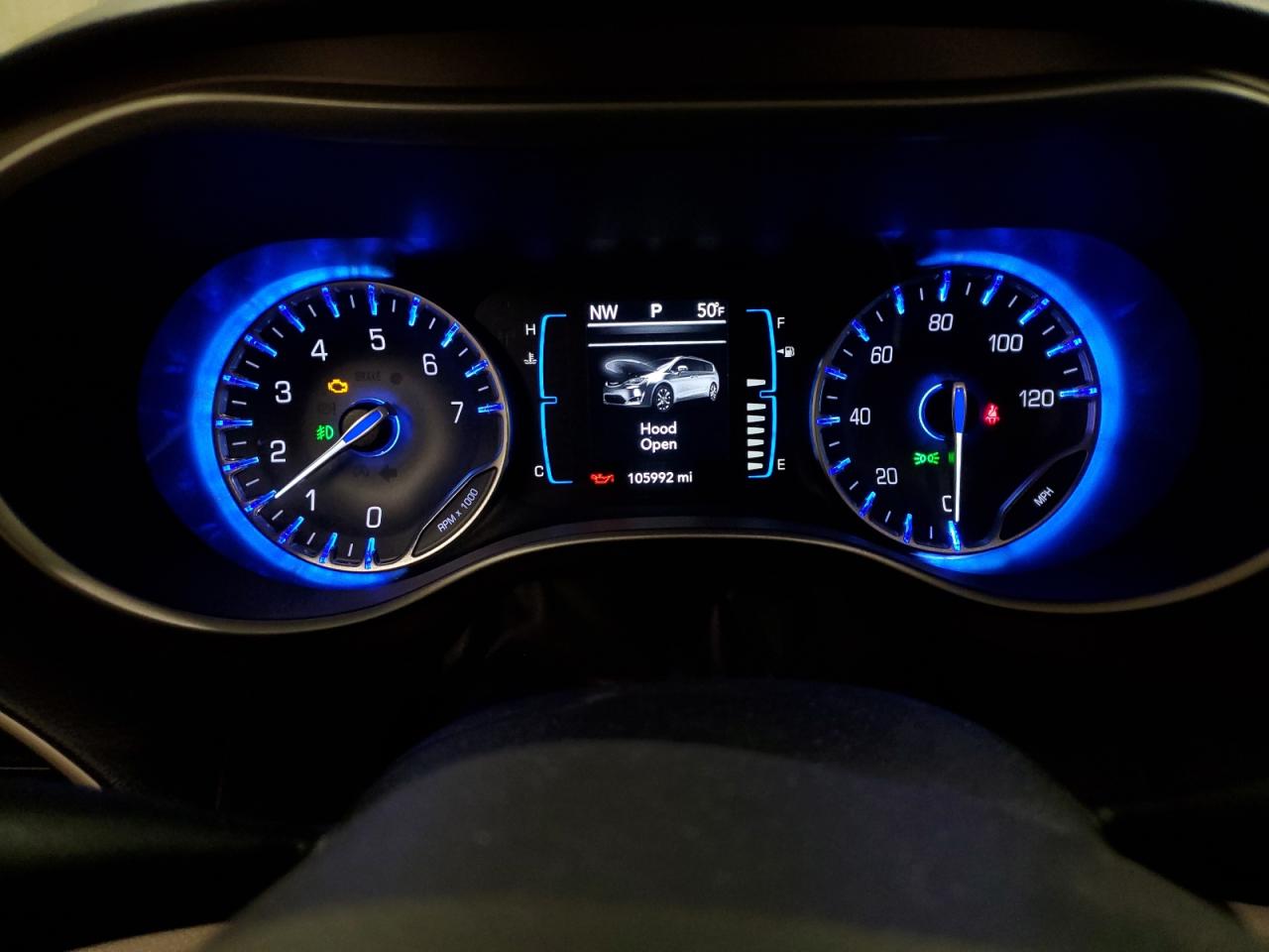 2018 Chrysler Pacifica - Image 9