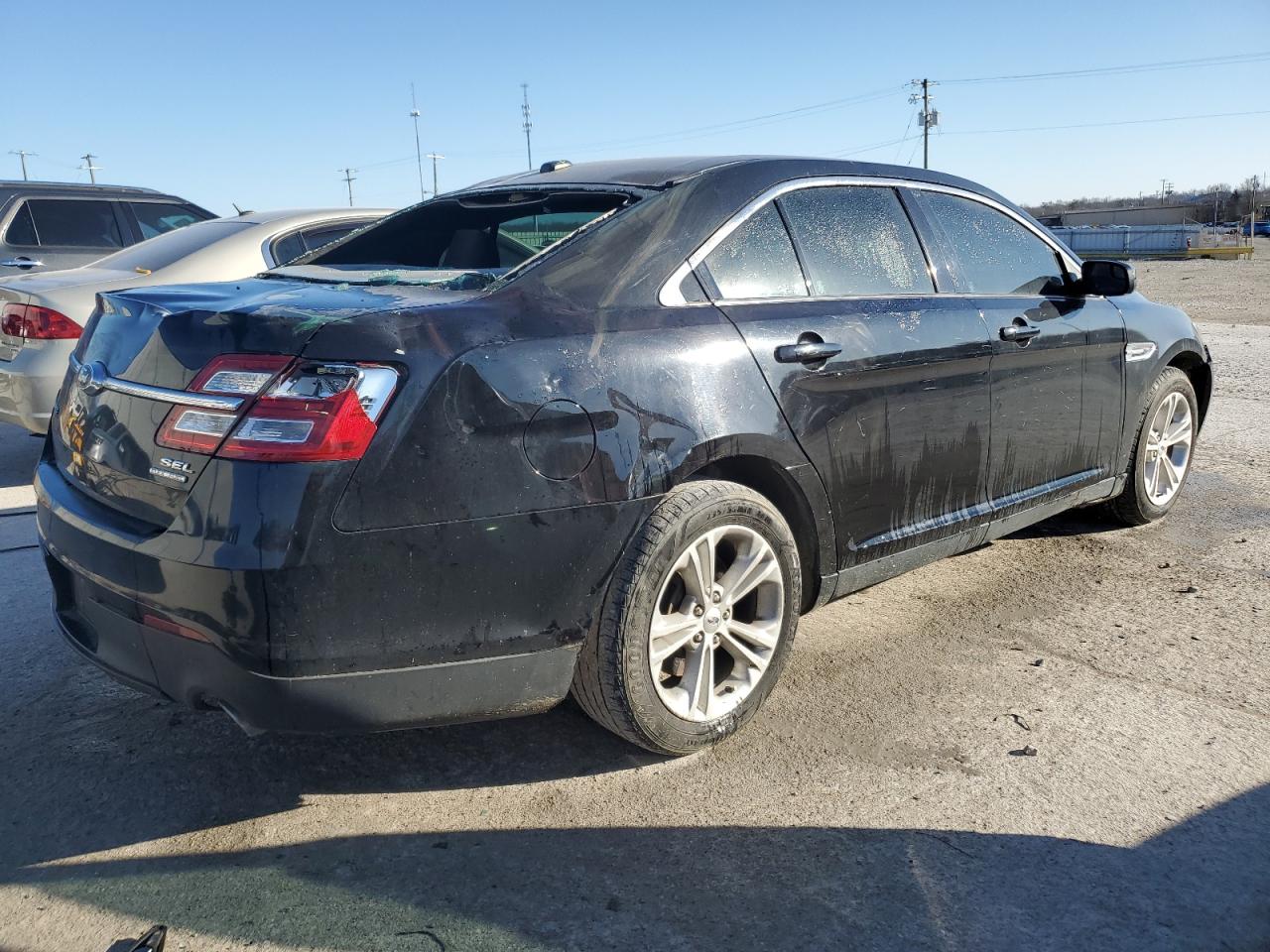 2016 Ford Taurus - Image 3