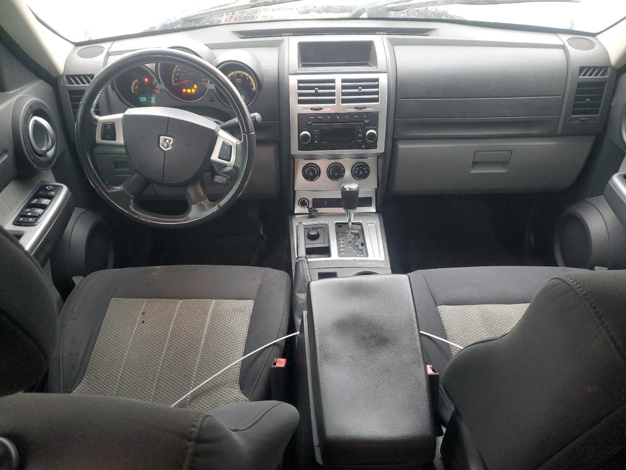 2010 Dodge Nitro - Image 8