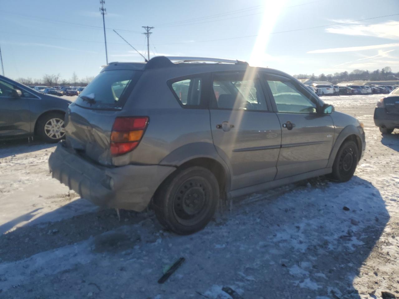 2004 Pontiac Vibe - Image 3