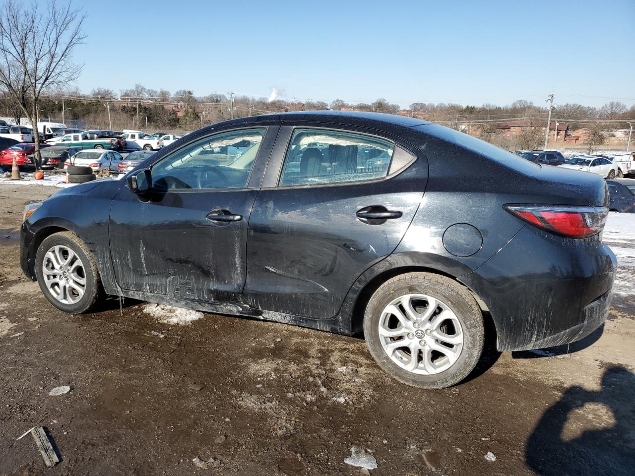 2018 Toyota Yaris - Image 2