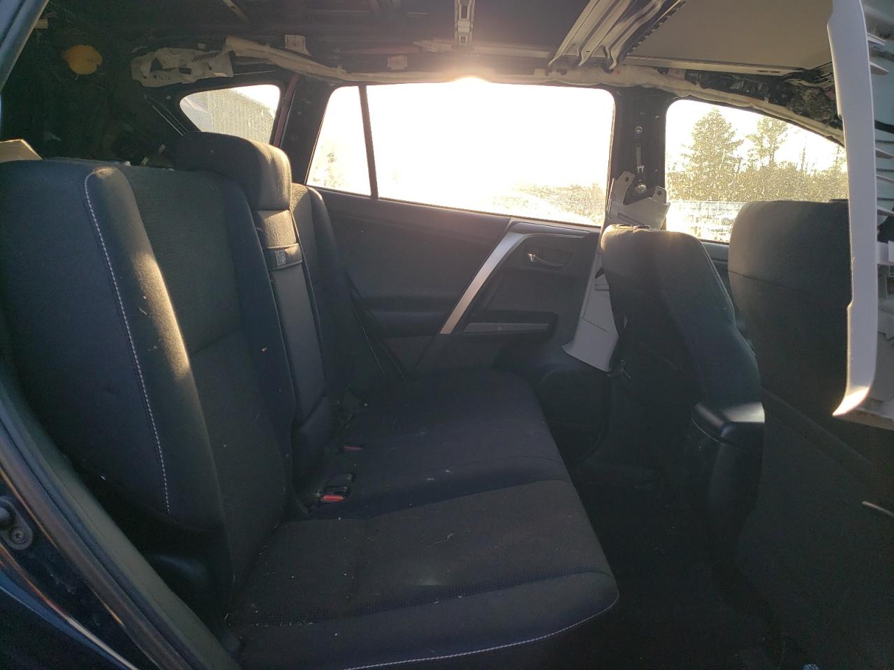 2018 Toyota RAV 4 - Image 11