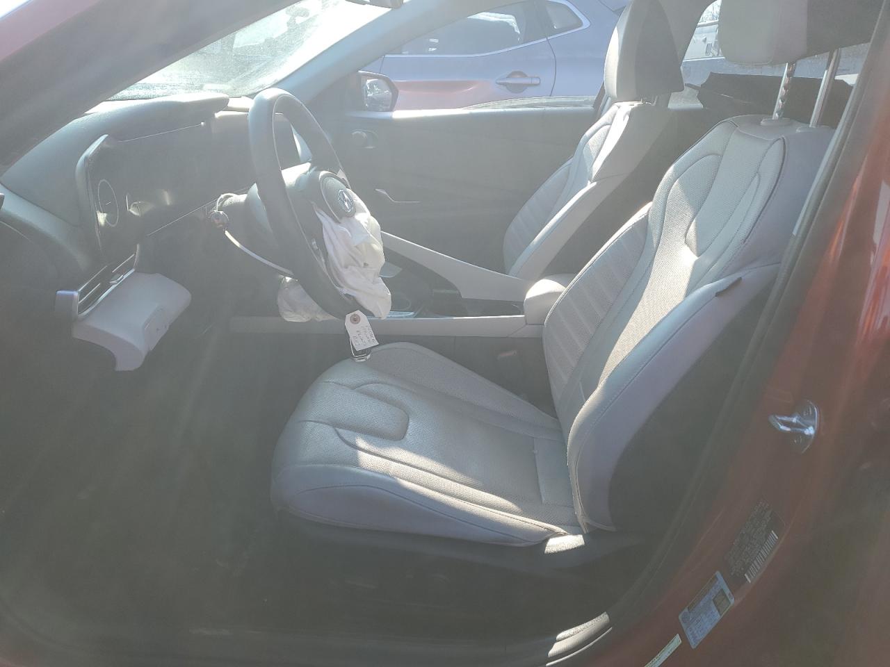 2021 Hyundai Elantra - Image 7