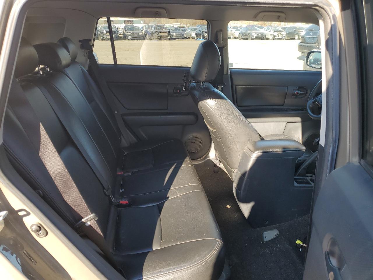 2013 Toyota xB - Image 10