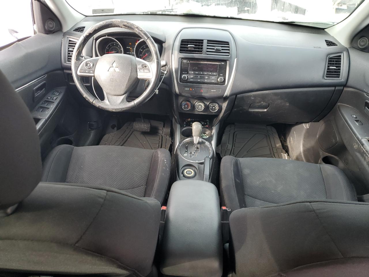 2014 Mitsubishi Outlander - Image 8