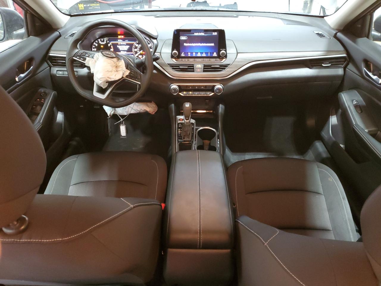 2024 Nissan Altima - Image 8