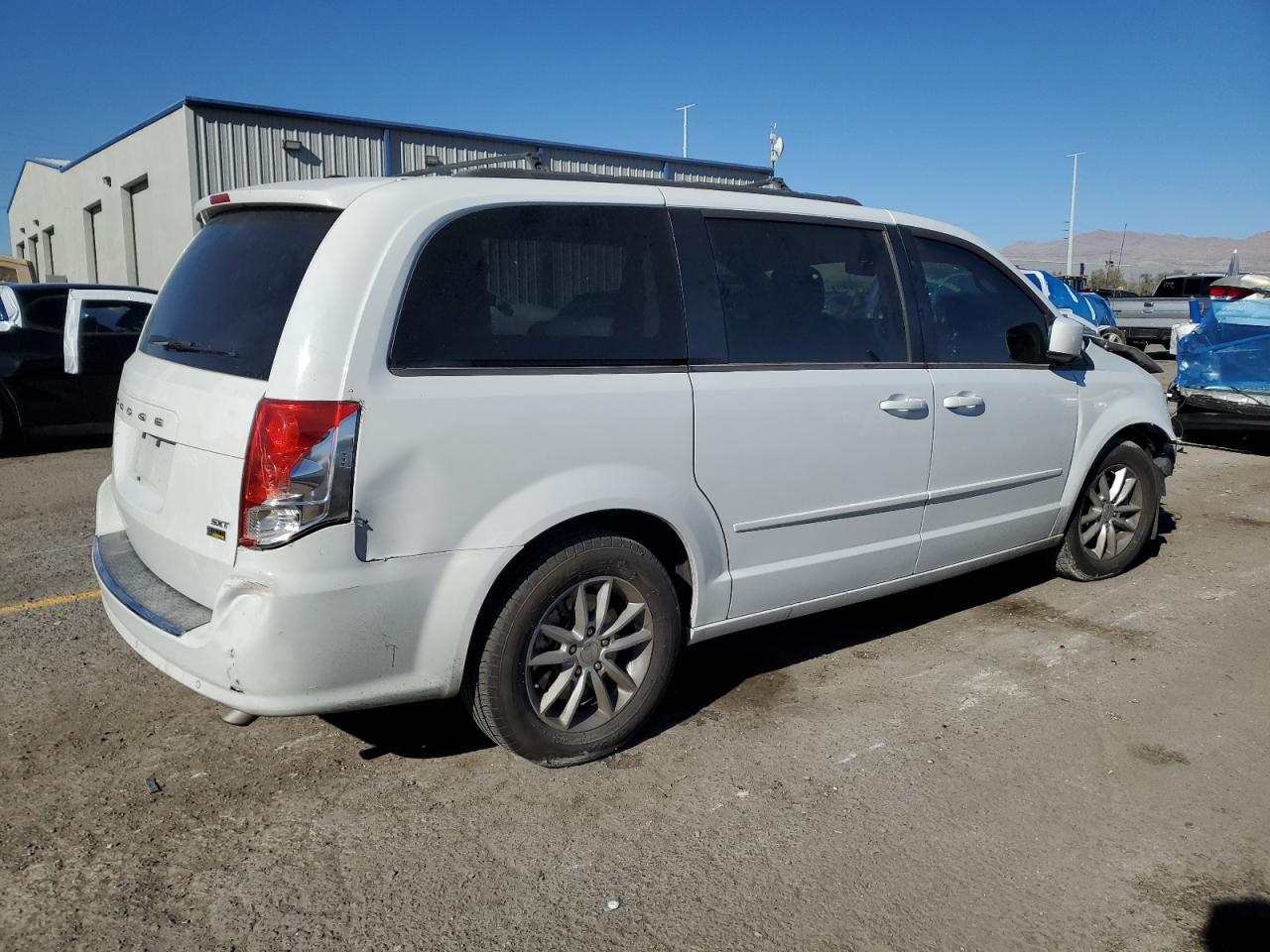2016 Dodge Caravan - Image 3