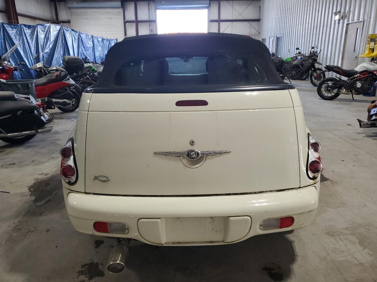 2005 Chrysler PT Cruiser - Image 6