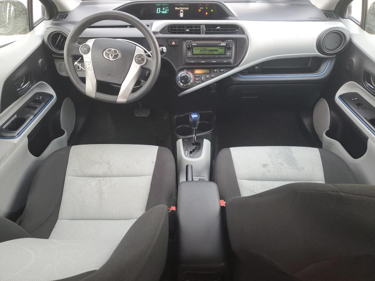 2012 Toyota Prius - Image 8