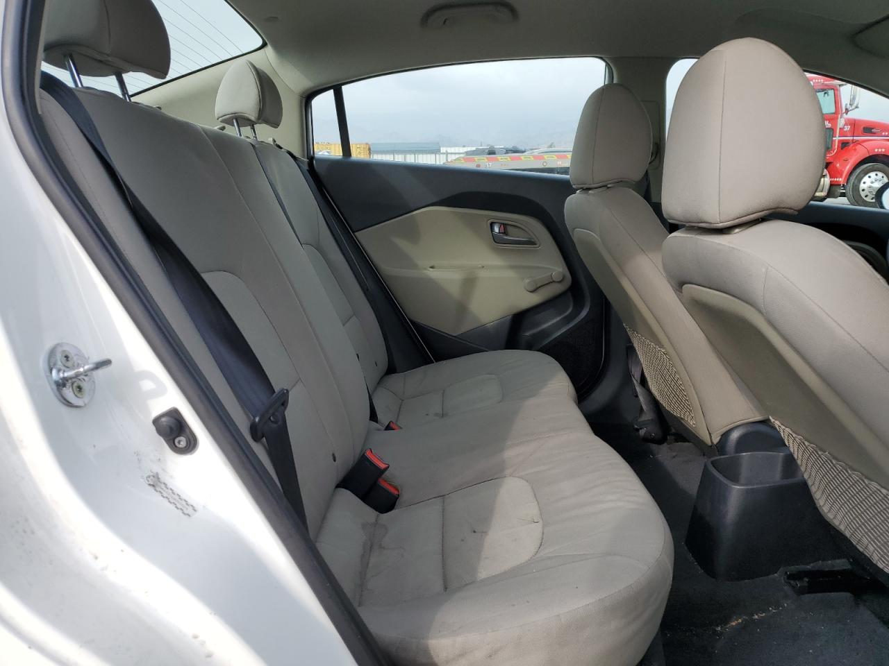 2014 Kia Rio - Image 10