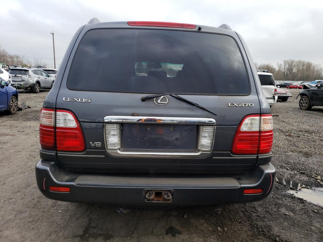 2004 Lexus LX - Image 6