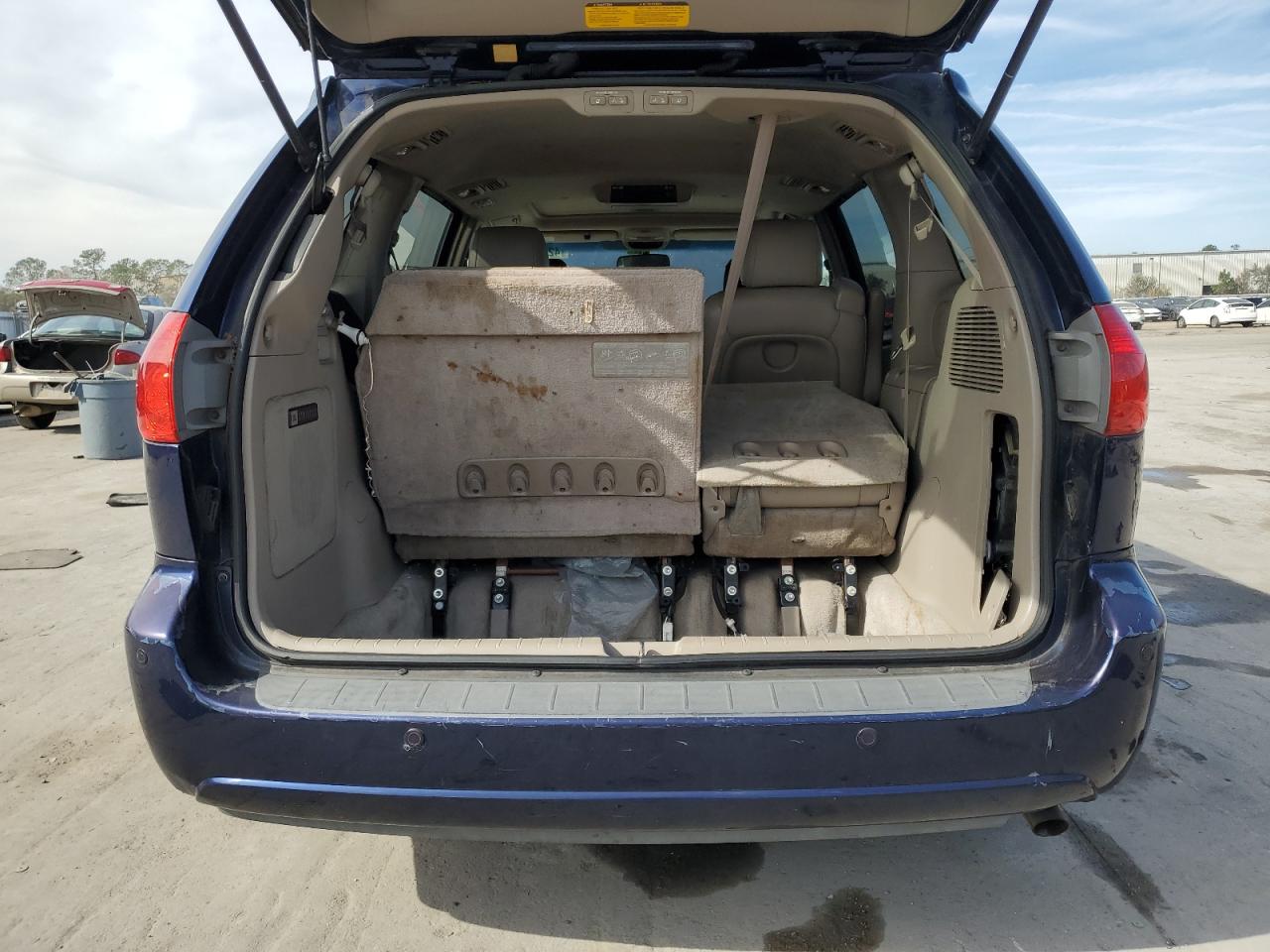 2007 Toyota Sienna - Image 6