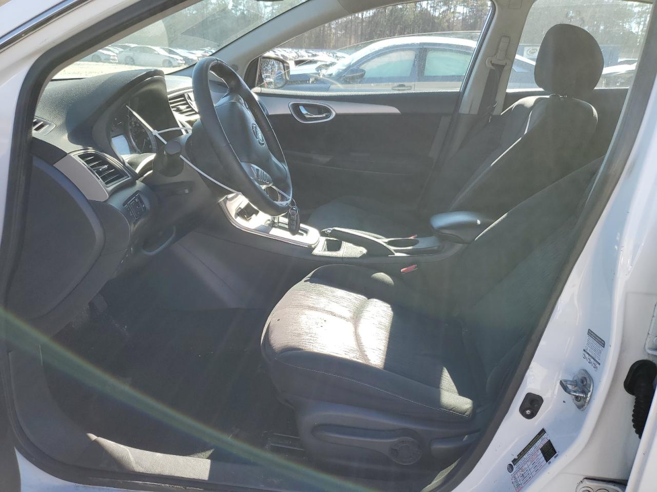2015 Nissan Sentra - Image 7