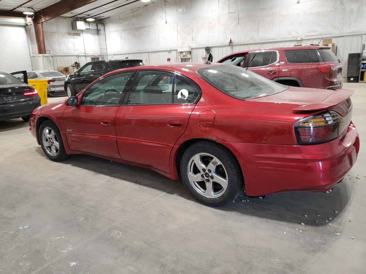 2004 Pontiac Bonneville - Image 2