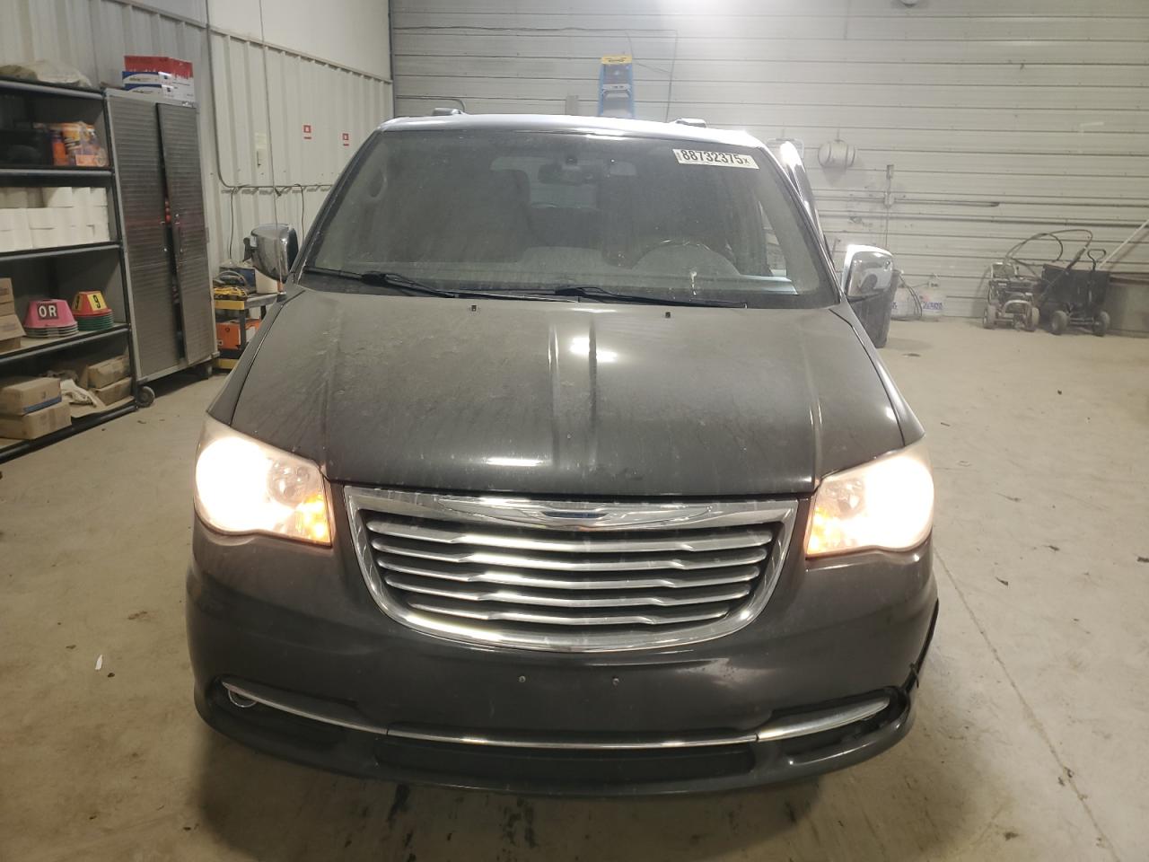 2012 Chrysler Town & Country - Image 5
