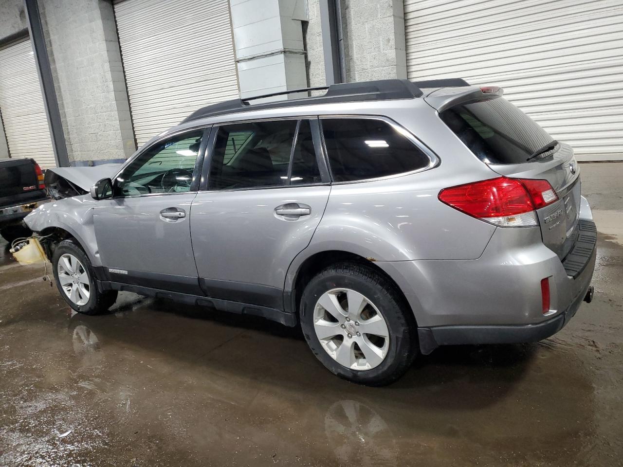 2010 Subaru Outback - Image 2