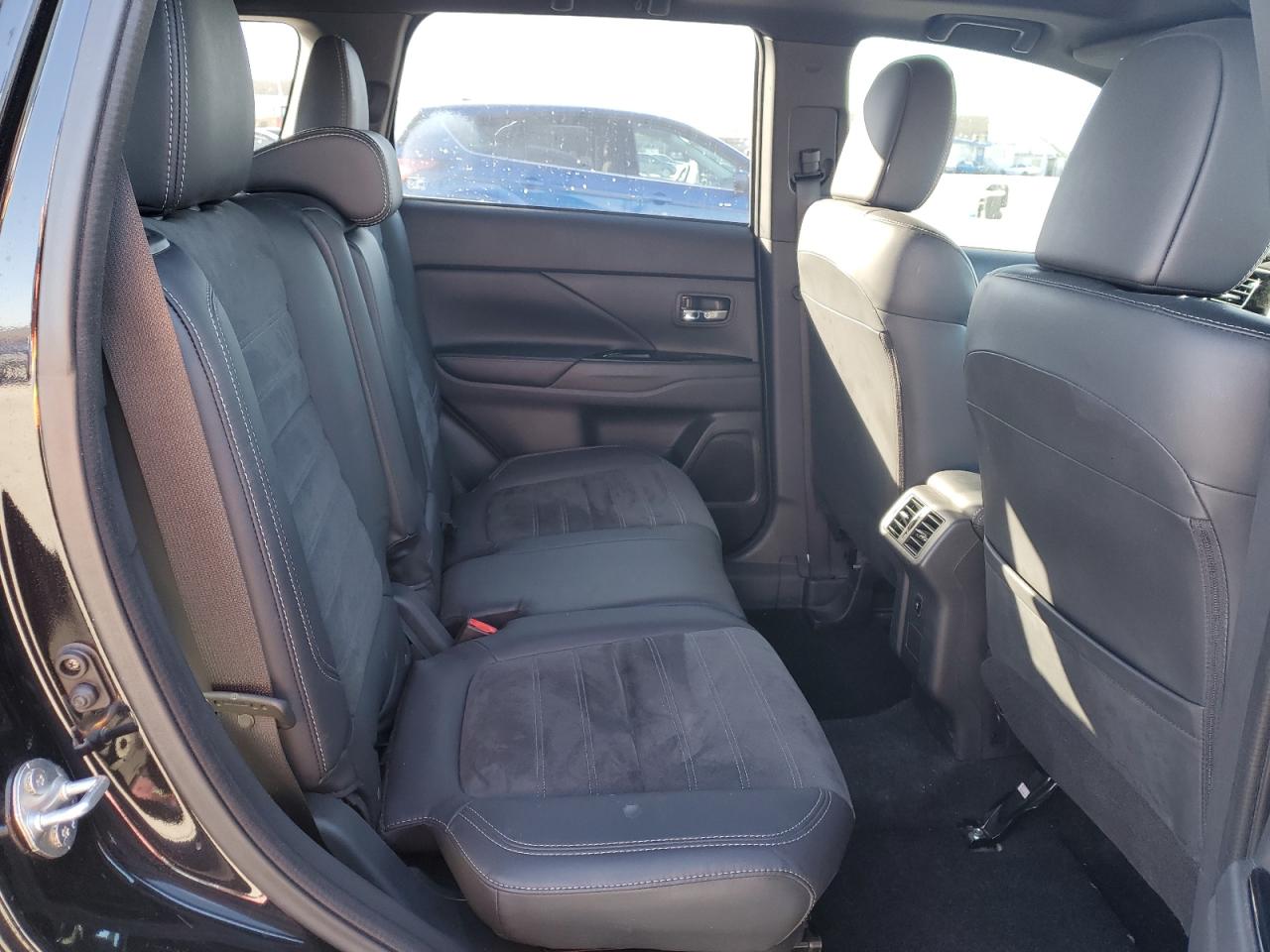 2019 Mitsubishi Outlander - Image 11
