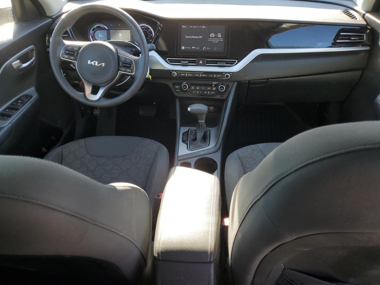 2022 Kia Niro - Image 8