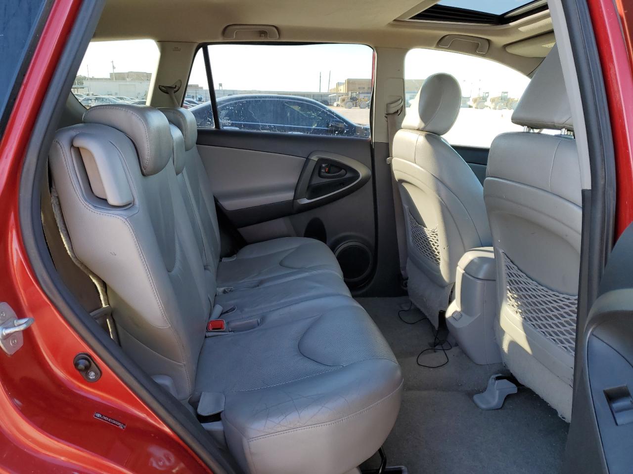 2010 Toyota RAV 4 - Image 11