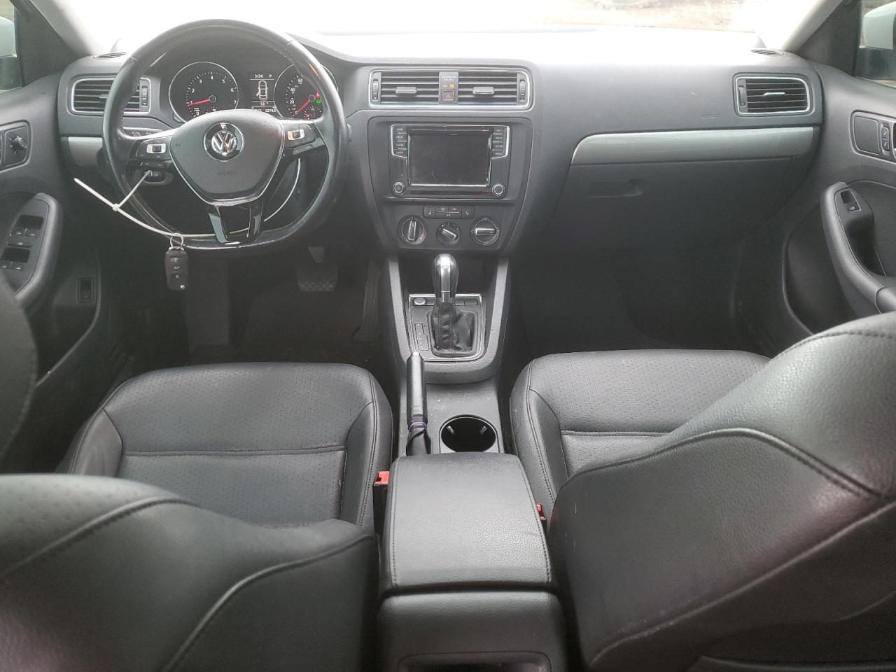 2017 Volkswagen Jetta - Image 8