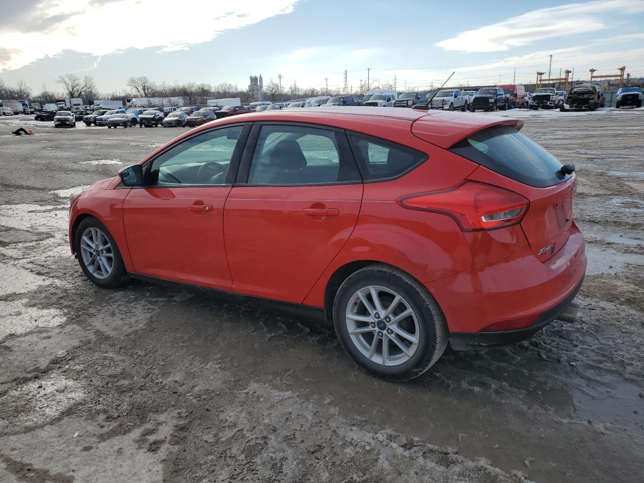 VIN 1FADP3K23FL367579 2015 FORD FOCUS no.2