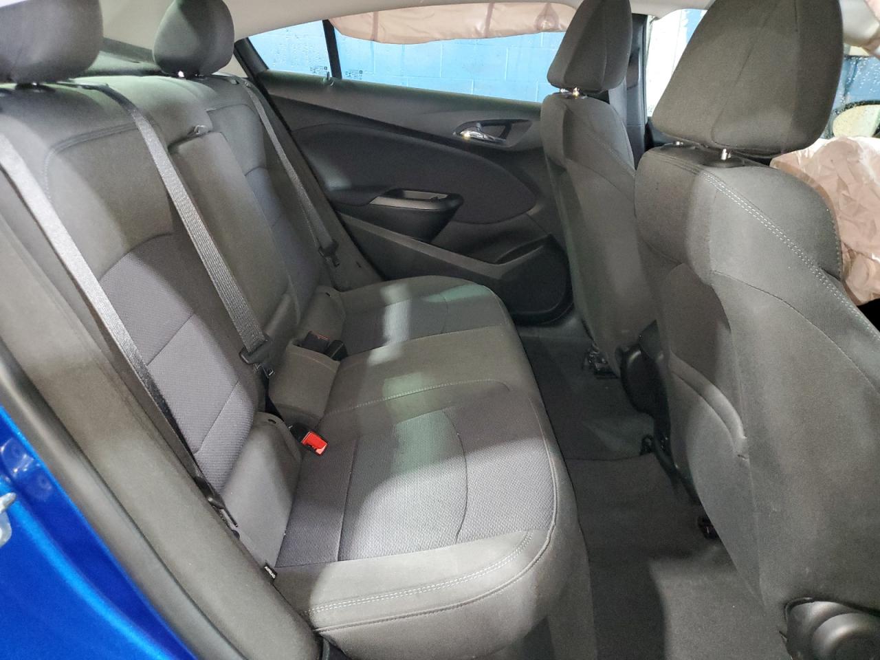 2018 Chevrolet Cruze - Image 10