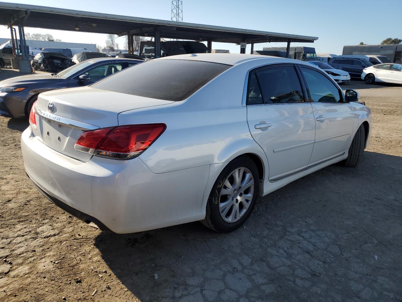 2012 Toyota Avalon - Image 3