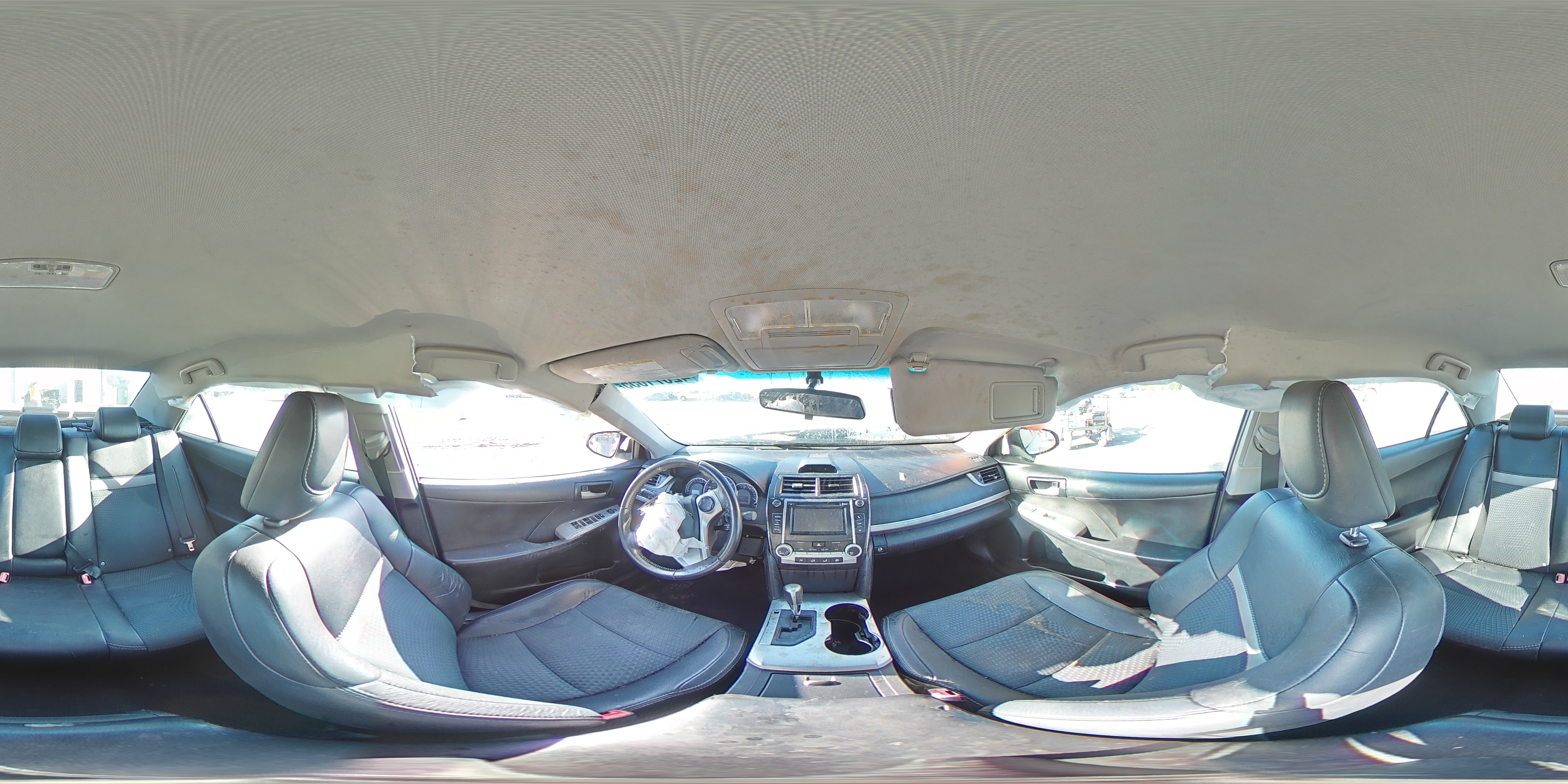 2014 Toyota Camry - Image 12