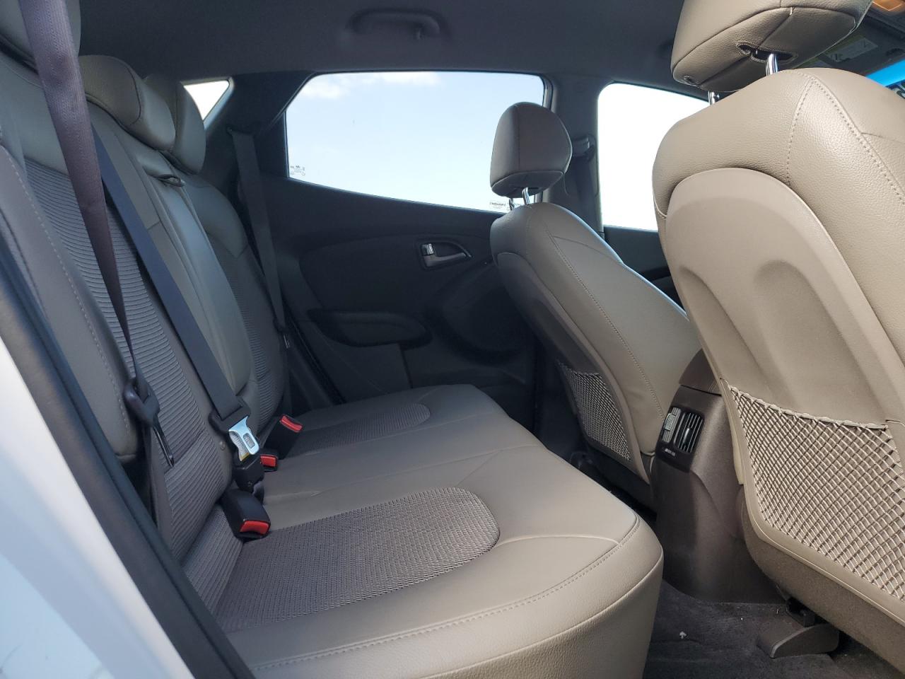 2015 Hyundai Tucson - Image 11