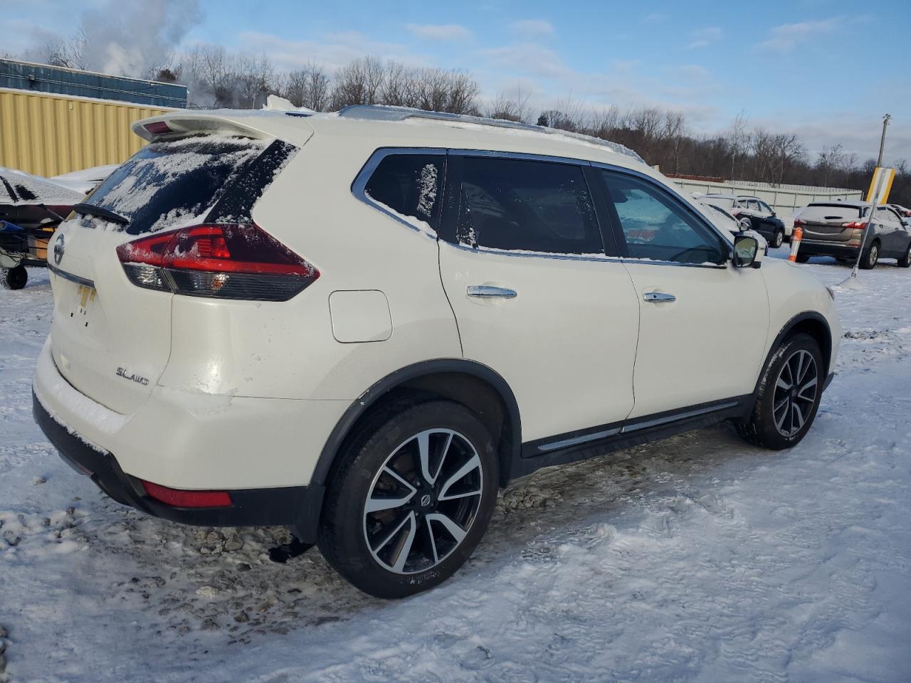 2018 Nissan Rogue - Image 3