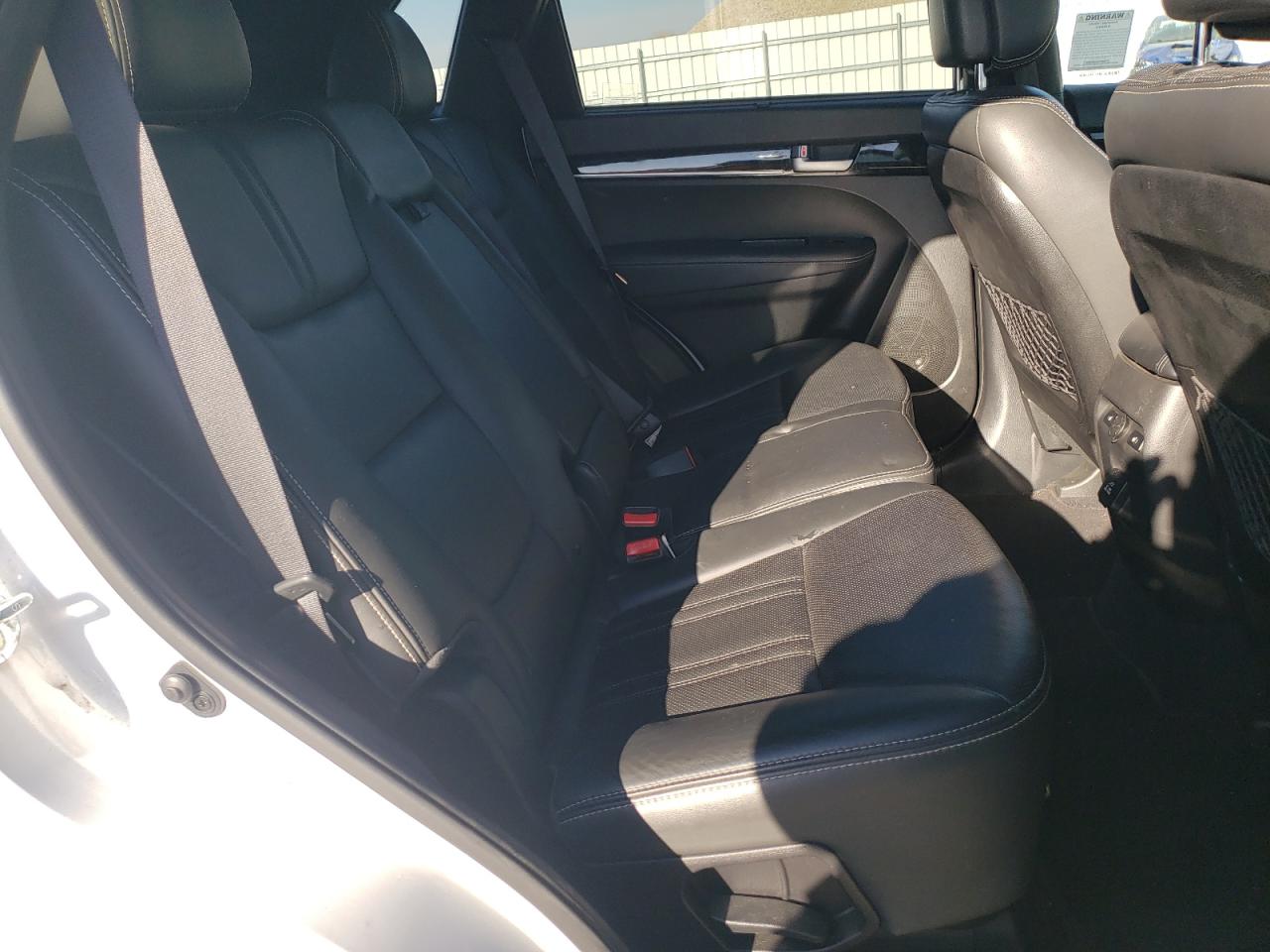 2015 Kia Sorento - Image 11