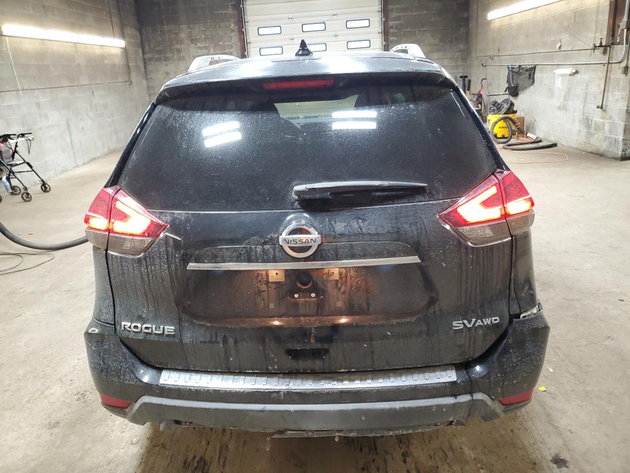 2018 Nissan Rogue - Image 6