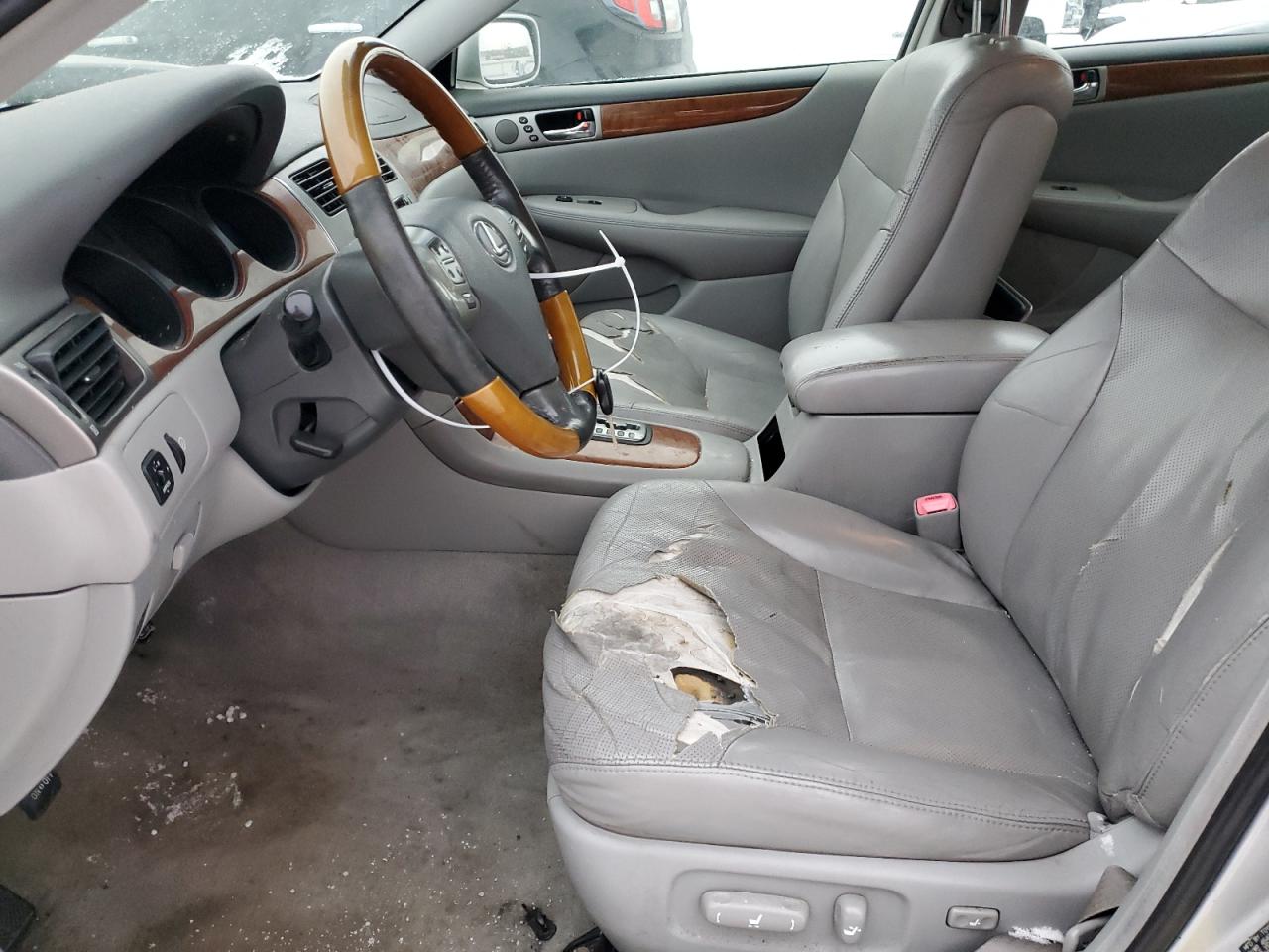 2005 Lexus ES - Image 7