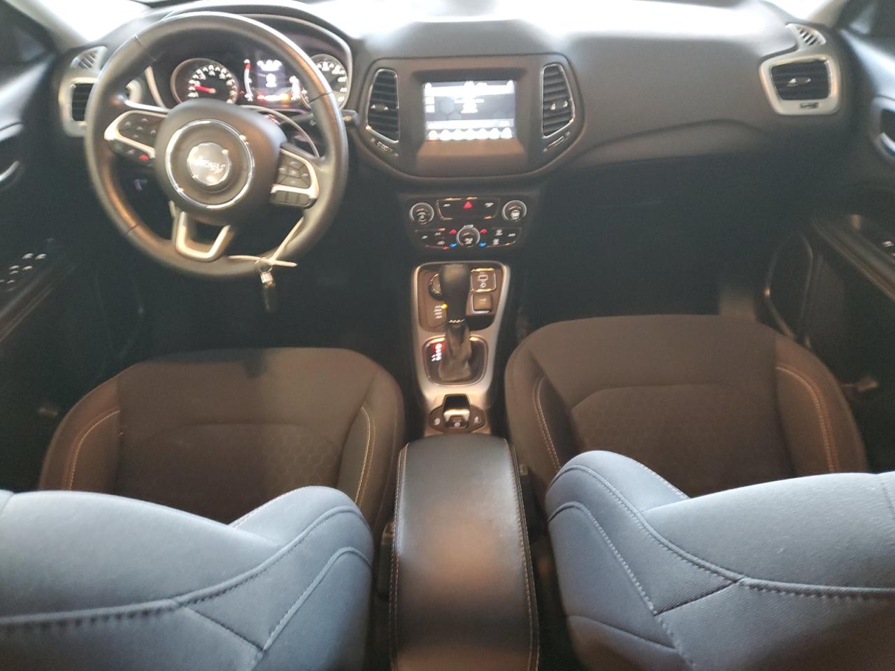 2019 Jeep Compass - Image 8