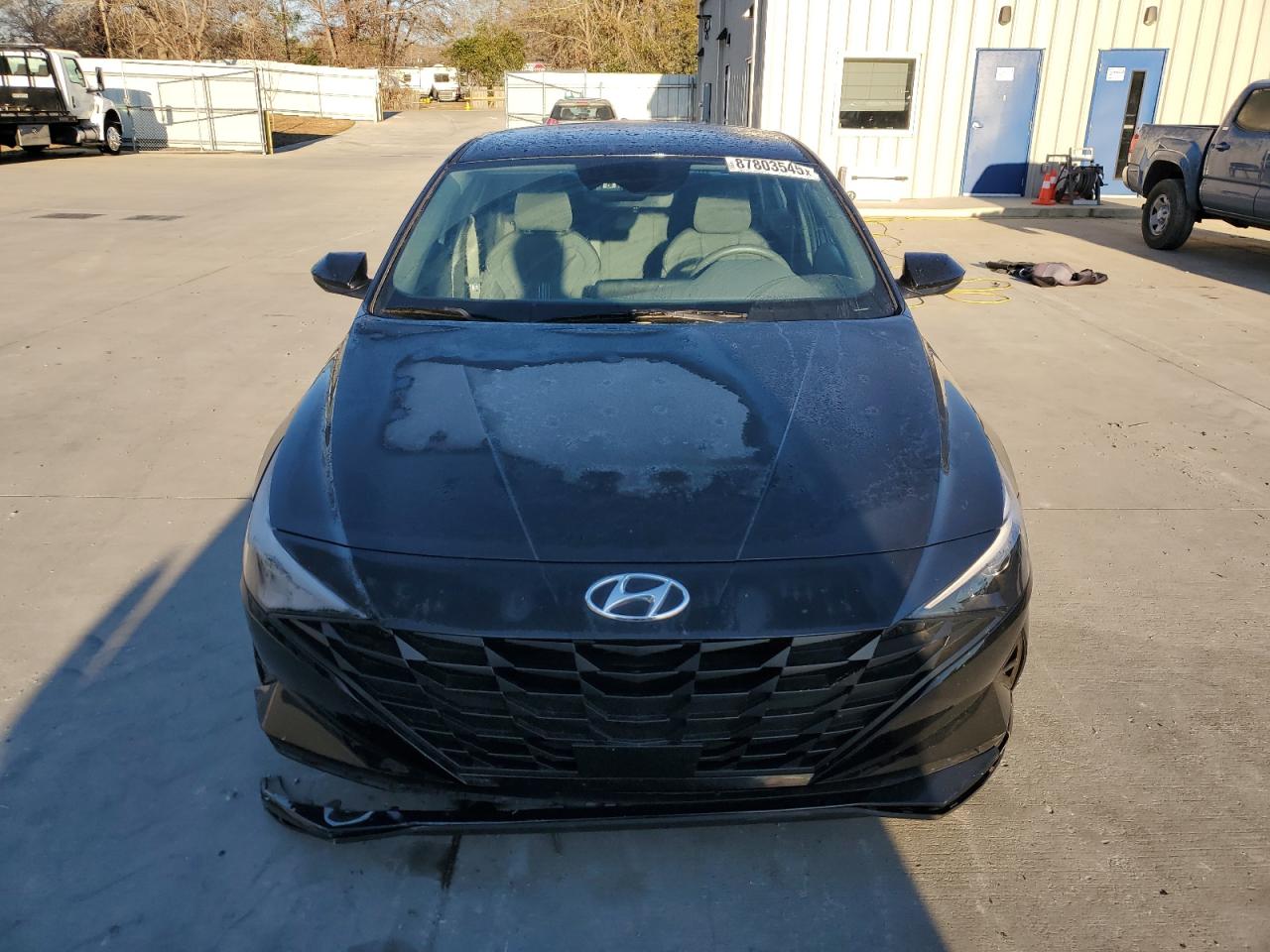 2023 Hyundai Elantra - Image 5