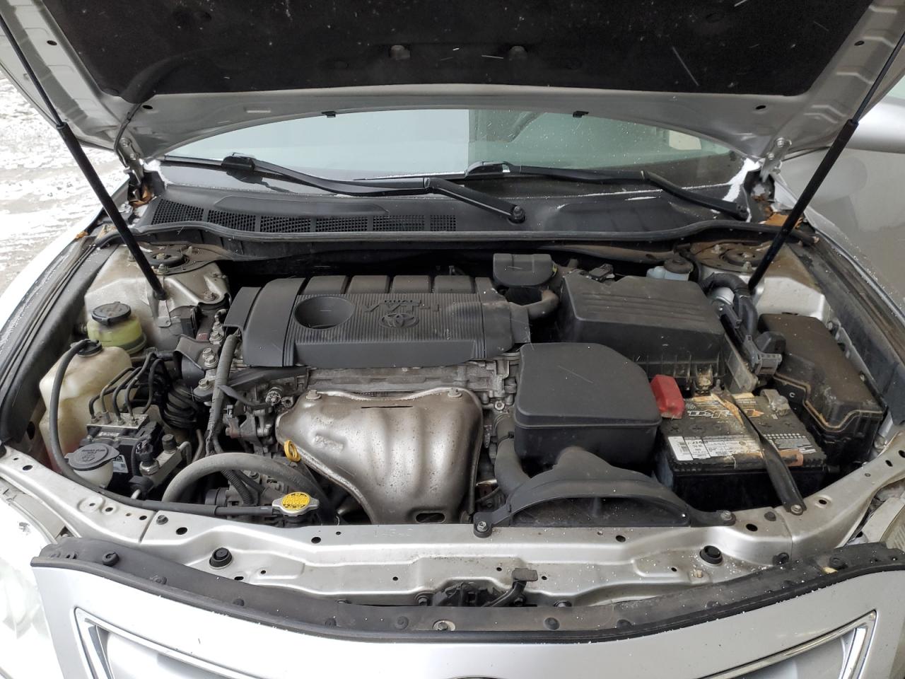 2010 Toyota Camry - Image 11