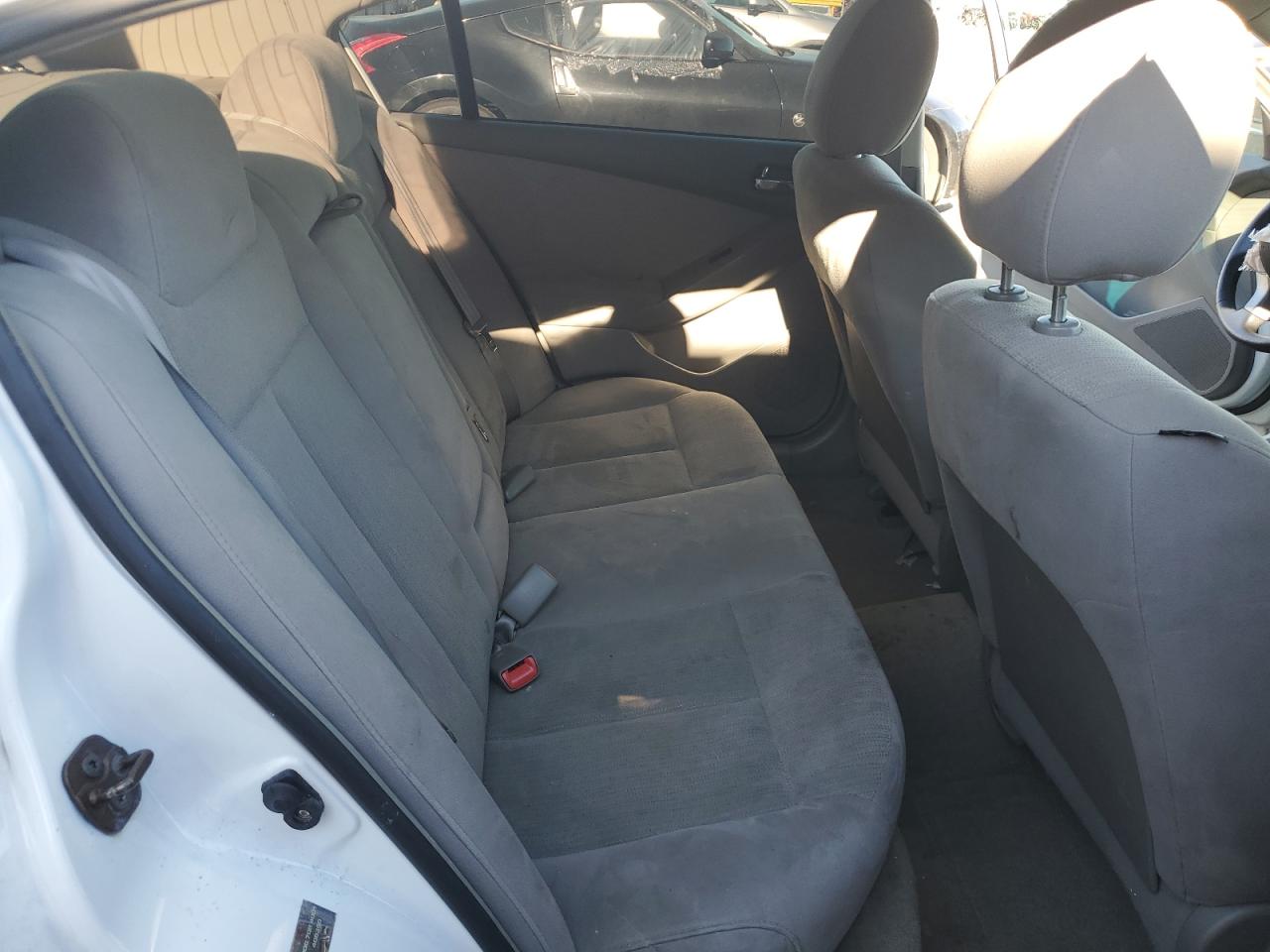 2010 Nissan Altima - Image 10