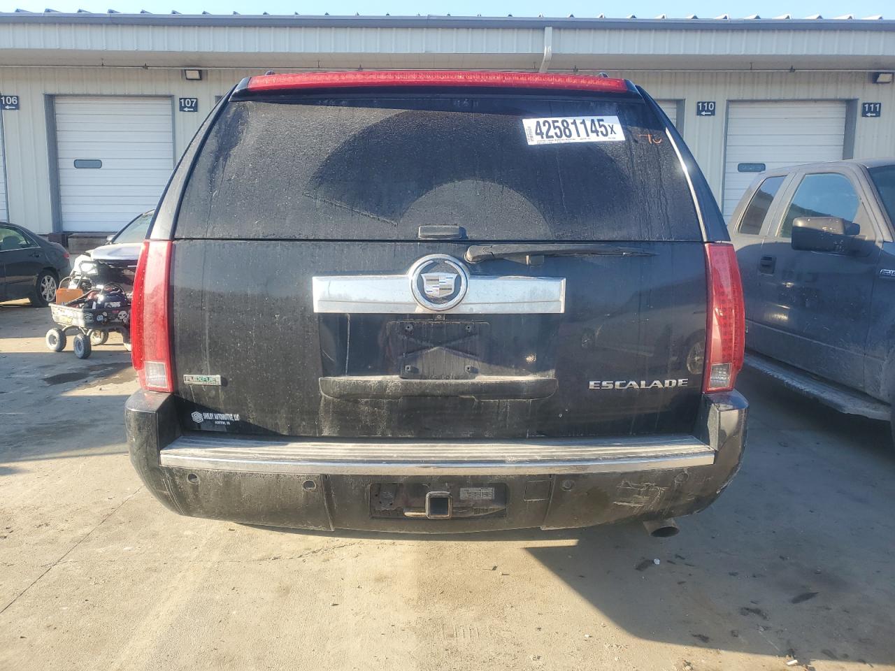 2010 Cadillac Escalade - Image 6