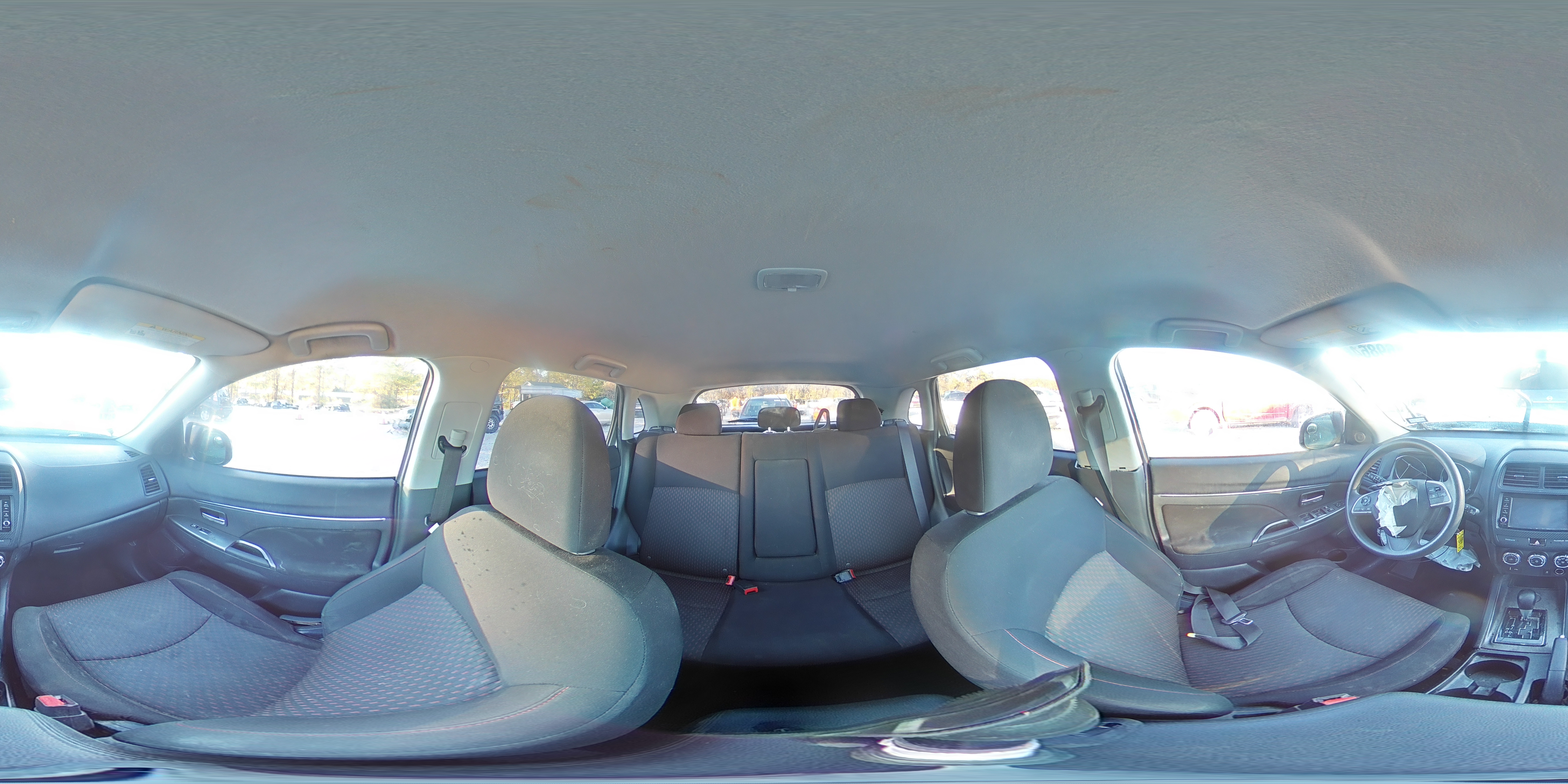 2018 Mitsubishi Outlander - Image 15