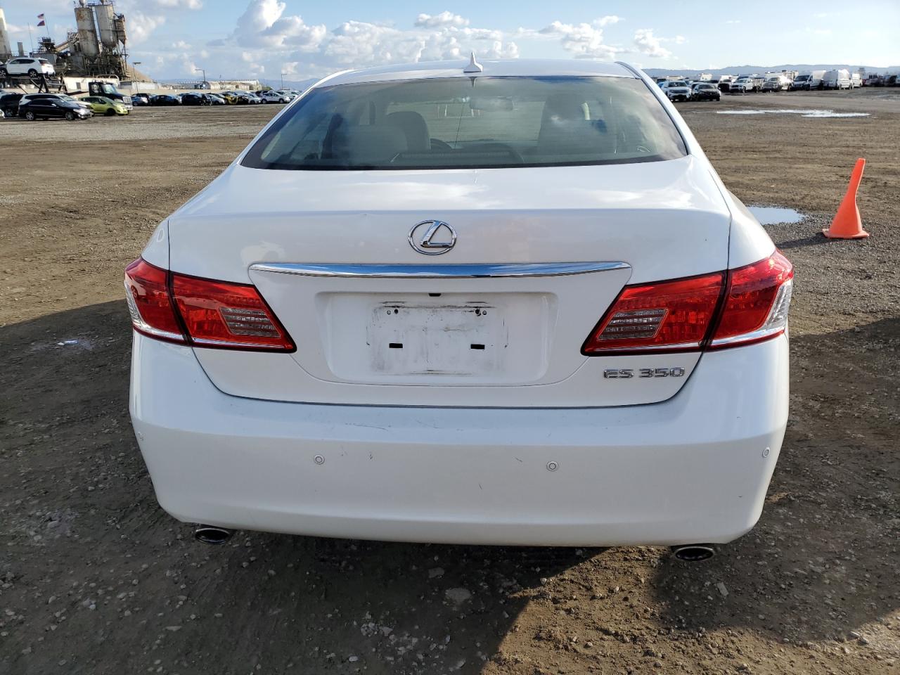 2011 Lexus ES - Image 6