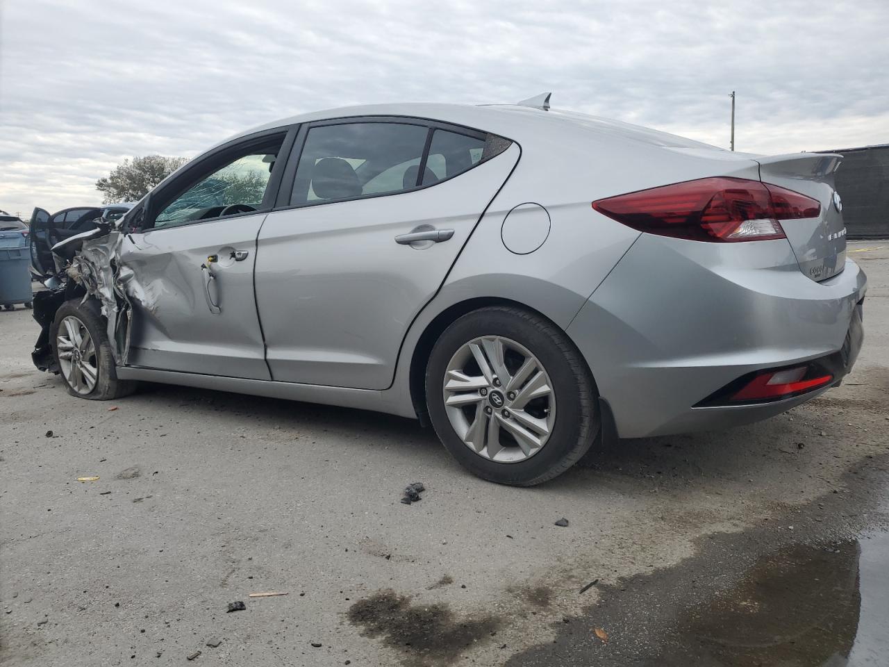 2020 Hyundai Elantra - Image 2