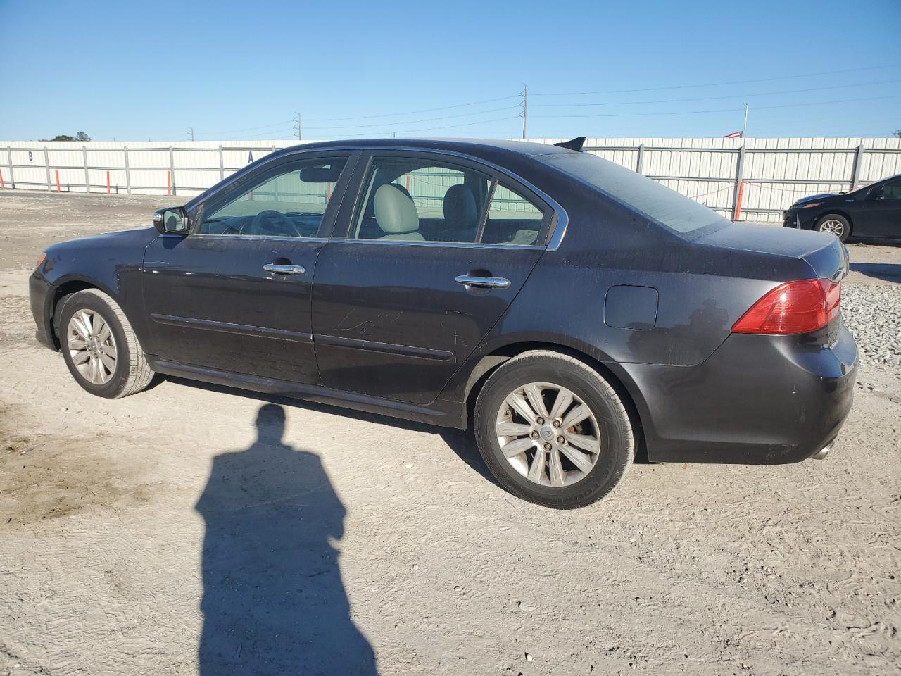 2010 Kia Optima - Image 2
