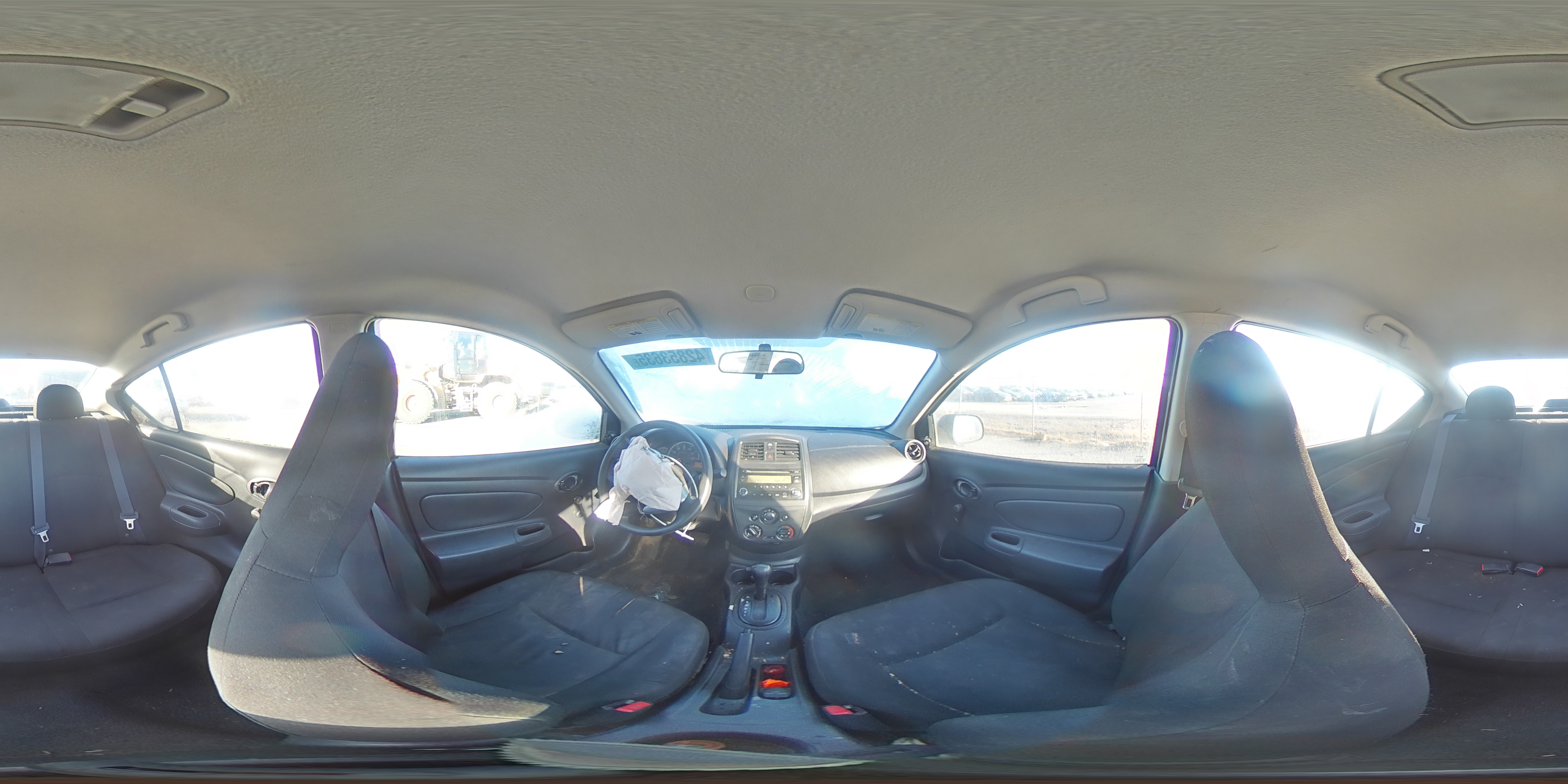 2015 Nissan Versa - Image 13