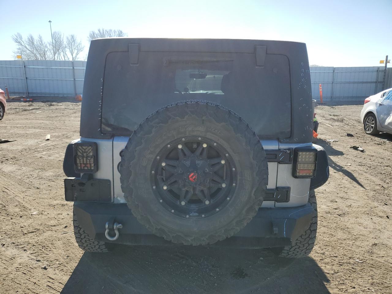 2016 Jeep Wrangler - Image 6