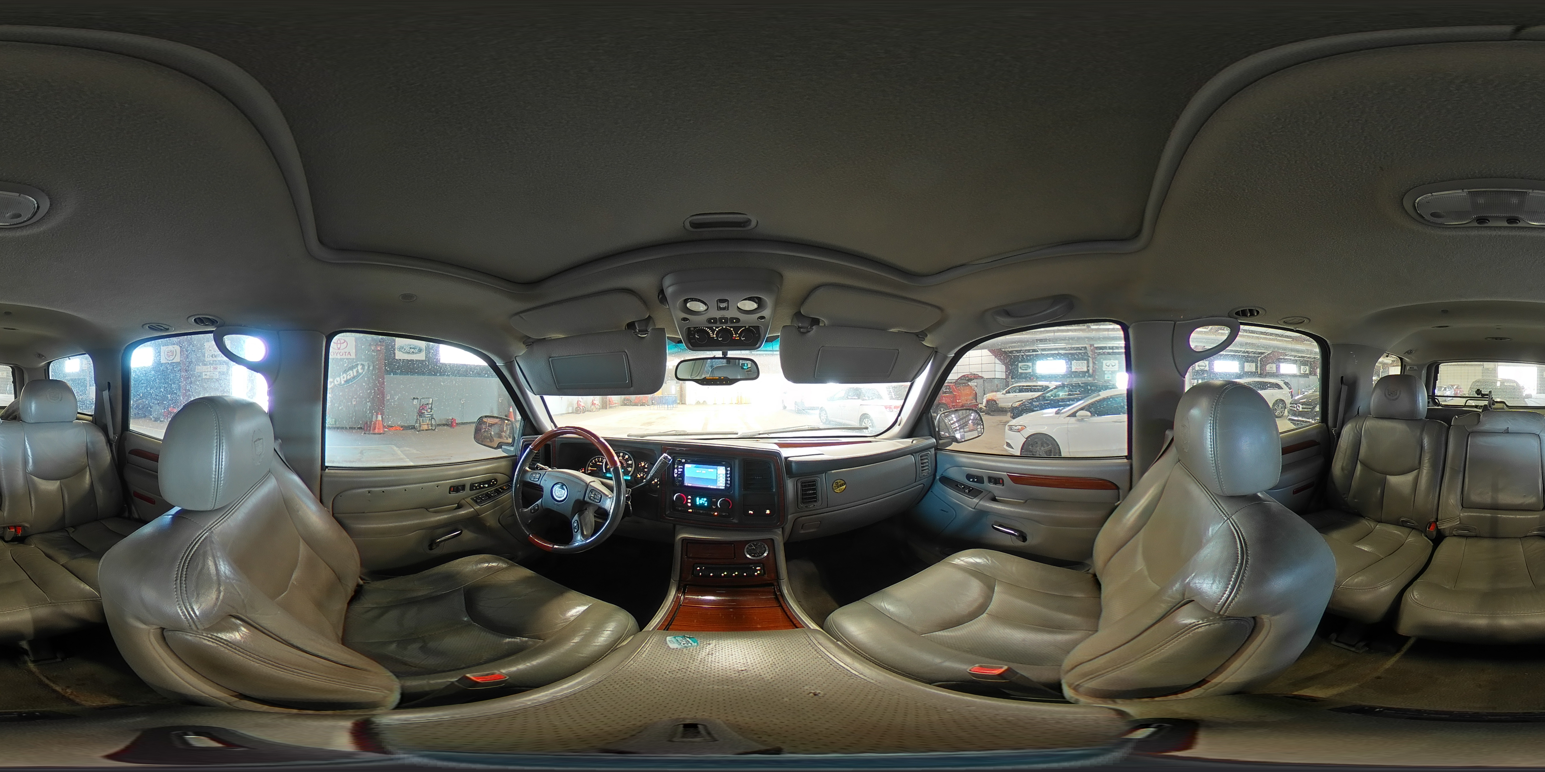 2004 Cadillac Escalade - Image 14