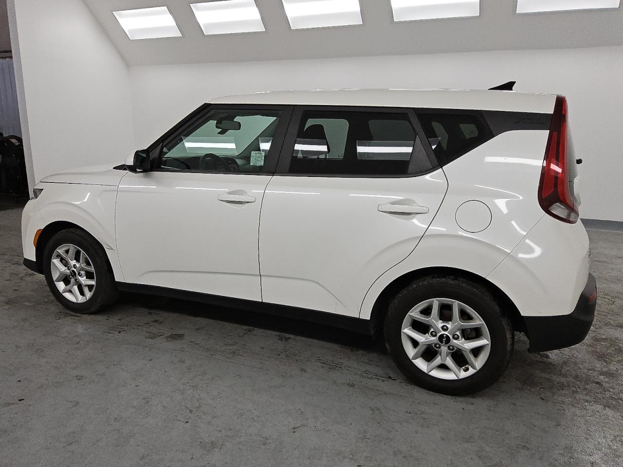 2022 Kia Soul - Image 2