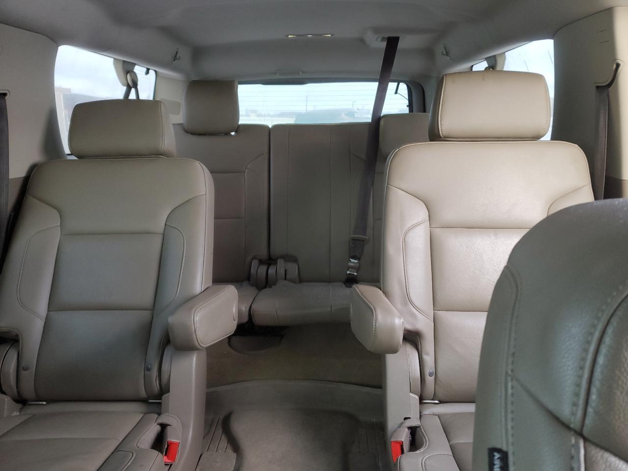 2018 Chevrolet Suburban - Image 10